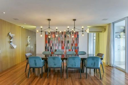 Apartamento à venda com 271m², 4 quartos e 4 vagas