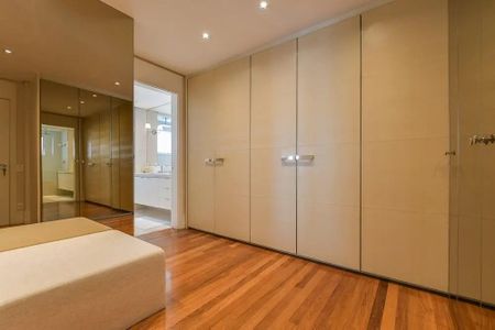Apartamento à venda com 271m², 4 quartos e 4 vagas