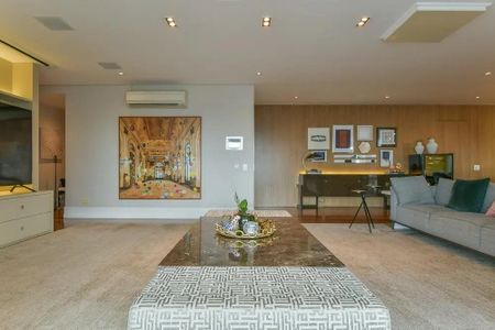 Apartamento à venda com 271m², 4 quartos e 4 vagas