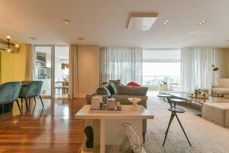 Apartamento à venda com 271m², 4 quartos e 4 vagas