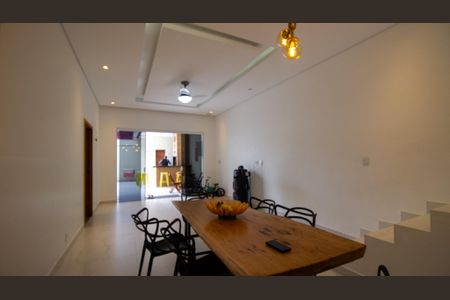 Casa de condomínio à venda com 250m², 4 quartos e 2 vagasSala