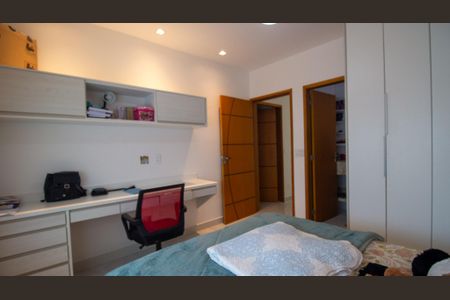 Casa de condomínio à venda com 250m², 4 quartos e 2 vagasSuíte 3