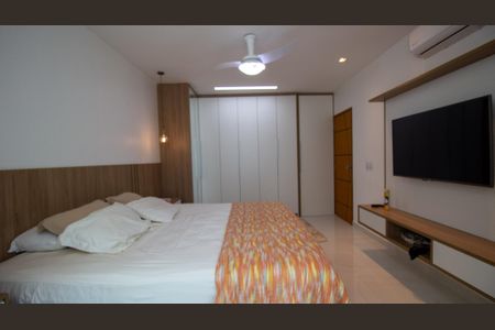 Casa de condomínio à venda com 250m², 4 quartos e 2 vagasSuíte 4