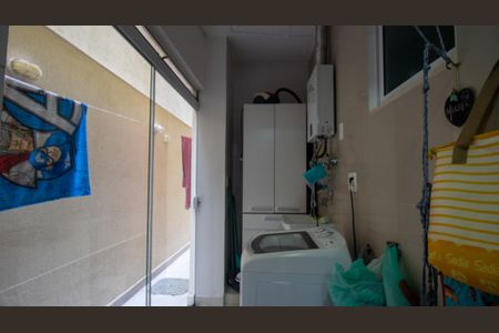 Casa de condomínio à venda com 250m², 4 quartos e 2 vagasCozinha e Área de Serviço