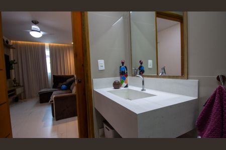 Casa de condomínio à venda com 250m², 4 quartos e 2 vagasBanheiro da Suíte 1