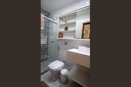 Casa de condomínio à venda com 250m², 4 quartos e 2 vagasBanheiro da Suíte 2