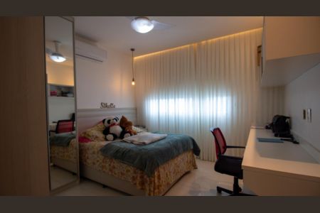 Casa de condomínio à venda com 250m², 4 quartos e 2 vagasSuíte 3