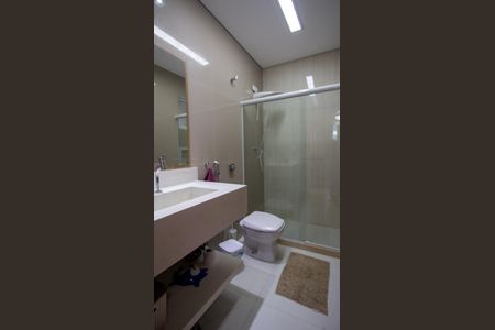 Casa de condomínio à venda com 250m², 4 quartos e 2 vagasBanheiro da Suíte 1