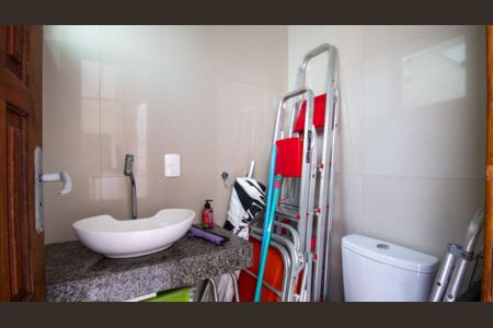 Casa de condomínio à venda com 250m², 4 quartos e 2 vagasLavabo da Área Gourmet