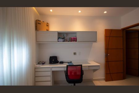 Casa de condomínio à venda com 250m², 4 quartos e 2 vagasSuíte 3