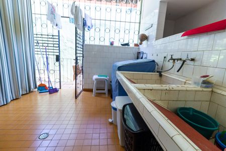 Casa à venda com 400m², 3 quartos e 4 vagasÁrea de Serviço