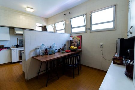 Casa à venda com 400m², 3 quartos e 4 vagasCopa e Cozinha