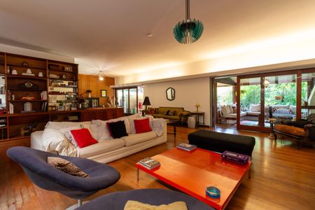 Casa à venda com 400m², 3 quartos e 4 vagasSala