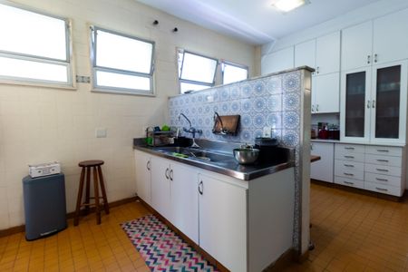 Casa à venda com 400m², 3 quartos e 4 vagasCopa e Cozinha