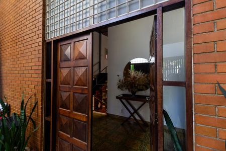 Casa à venda com 400m², 3 quartos e 4 vagasEntrada