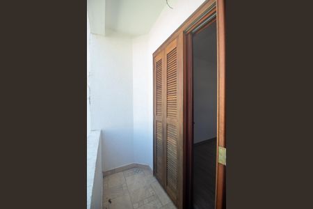 Casa à venda com 180m², 3 quartos e 2 vagasVaranda Quarto 2 