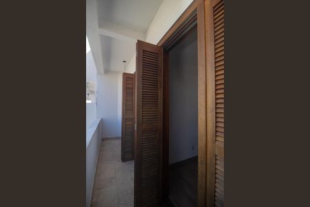 Casa à venda com 180m², 3 quartos e 2 vagasVaranda Quarto 
