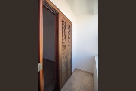 Casa à venda com 180m², 3 quartos e 2 vagasVaranda Quarto 