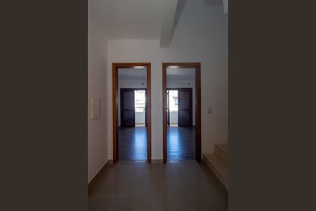 Casa à venda com 180m², 3 quartos e 2 vagasCorredor