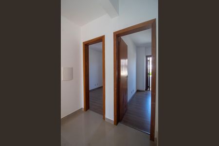 Casa à venda com 180m², 3 quartos e 2 vagasCorredor