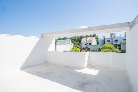 Casa à venda com 180m², 3 quartos e 2 vagas Casa à venda com 180m², 3 quartos e 2 vagasTerraço