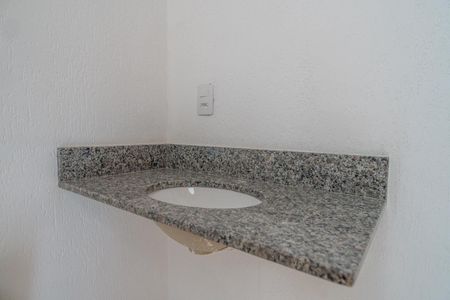 Casa à venda com 180m², 3 quartos e 2 vagas Casa à venda com 180m², 3 quartos e 2 vagasBanheiro Social