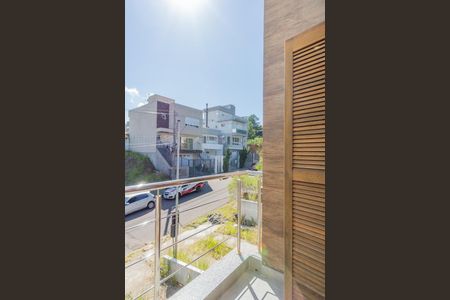 Casa à venda com 180m², 3 quartos e 2 vagas Casa à venda com 180m², 3 quartos e 2 vagasVaranda da Suíte