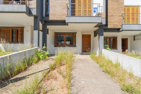Casa à venda com 180m², 3 quartos e 2 vagas Casa à venda com 180m², 3 quartos e 2 vagasFachada