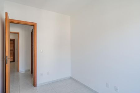 Casa à venda com 180m², 3 quartos e 2 vagas Casa à venda com 180m², 3 quartos e 2 vagasQuarto 2