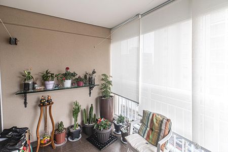 Apartamento à venda com 74m², 2 quartos e 1 vaga Apartamento à venda com 74m², 2 quartos e 1 vagaSacada