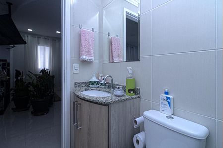 Apartamento à venda com 74m², 2 quartos e 1 vaga Apartamento à venda com 74m², 2 quartos e 1 vagaBanheiro Social