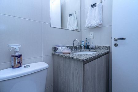 Apartamento à venda com 74m², 2 quartos e 1 vaga Apartamento à venda com 74m², 2 quartos e 1 vagaBanheiro da Suíte