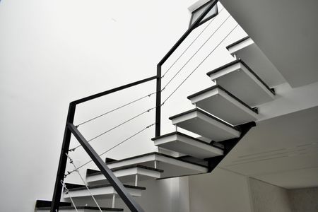 Casa à venda com 175m², 3 quartos e 2 vagasEscadas