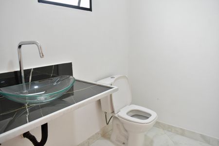 Casa à venda com 175m², 3 quartos e 2 vagasBanheiro da Suíte 2