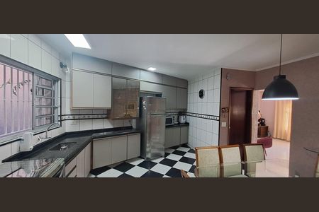 Casa à venda com 175m², 3 quartos e 3 vagas Casa à venda com 175m², 3 quartos e 3 vagasCozinha