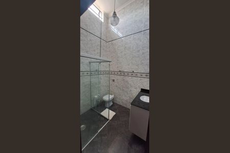 Casa à venda com 175m², 3 quartos e 3 vagas Casa à venda com 175m², 3 quartos e 3 vagasBanheiro 2