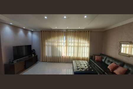 Casa à venda com 175m², 3 quartos e 3 vagas Casa à venda com 175m², 3 quartos e 3 vagasSala