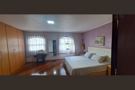 Casa à venda com 175m², 3 quartos e 3 vagas Casa à venda com 175m², 3 quartos e 3 vagasQuarto 1