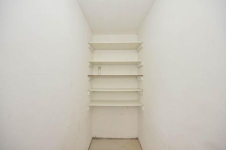 Apartamento para alugar com 170m², 3 quartos e sem vaga Apartamento para alugar com 170m², 3 quartos e sem vagaDespensa