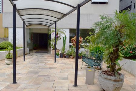 Apartamento à venda com 69m², 2 quartos e 2 vagasÁrea comum - Entrada do edifício