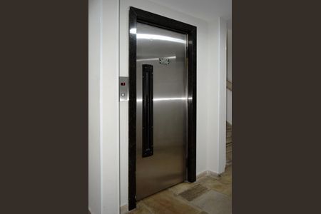 Apartamento à venda com 69m², 2 quartos e 2 vagasÁrea comum - Hall de entrada