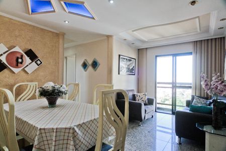 Apartamento à venda com 70m², 3 quartos e 1 vaga Apartamento à venda com 70m², 3 quartos e 1 vagaSala