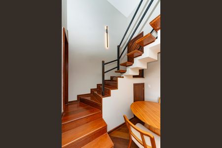 Apartamento para alugar com 47m², 1 quarto e 1 vagaEscada