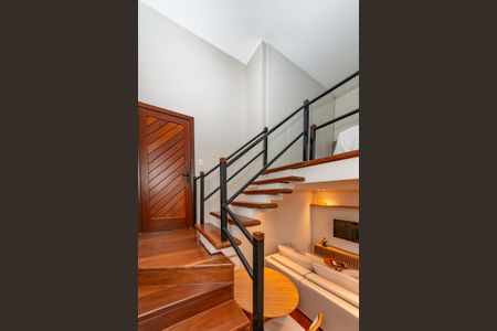 Apartamento para alugar com 47m², 1 quarto e 1 vagaEscada