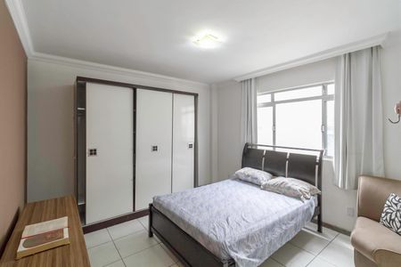 Apartamento à venda com 260m², 4 quartos e 2 vagasSuíte 2