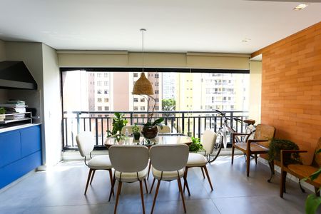 Apartamento à venda com 100m², 2 quartos e 1 vaga Apartamento à venda com 100m², 2 quartos e 1 vagaVaranda da Sala