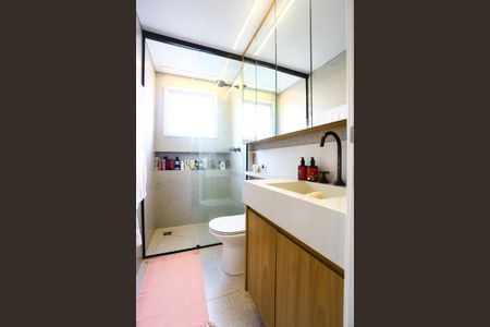 Apartamento à venda com 100m², 2 quartos e 1 vaga Apartamento à venda com 100m², 2 quartos e 1 vagaBanheiro da Suíte 2