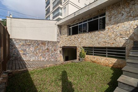 Casa à venda com 321m², 3 quartos e 6 vagasQuintal