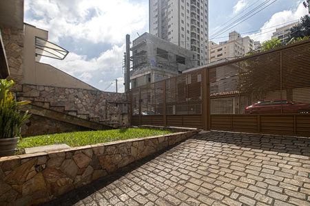 Casa à venda com 321m², 3 quartos e 6 vagasFachada 