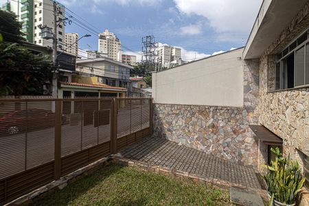 Casa à venda com 321m², 3 quartos e 6 vagasQuintal